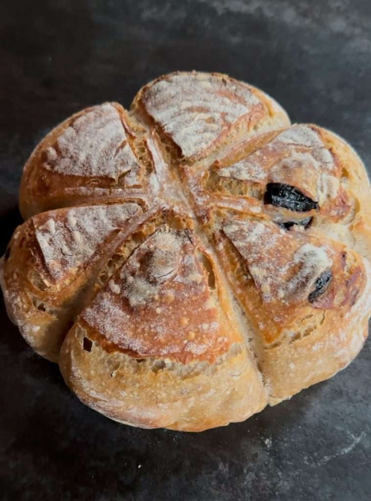 idée recette de pain à l'ail noir